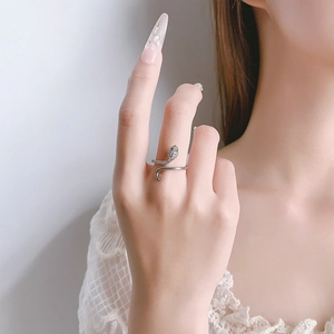 Bague serpent ajustable en argent pour femme avec zircons micro-pave étincelants