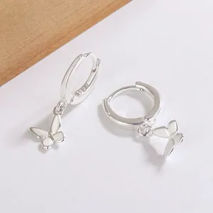 Élégantes boucles d'oreilles créoles papillon en argent S925 avec fini poli