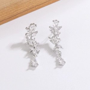 Boucles d'oreilles feuilles de saule argentées avec cristaux et pendentif goutte d'eau