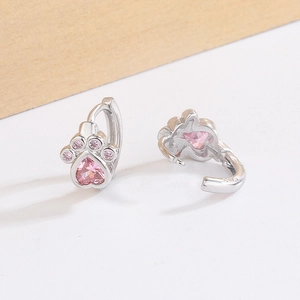 Sweet S925 silver cat paw earrings with heart-shaped pink zircon and cute paw design
