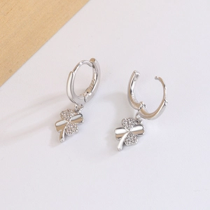 Boucles d'oreilles créoles trèfle en argent S925 avec pavé de cristaux pour femmes