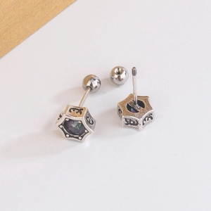 Vintage Ohrstecker aus oxidiertem Silber mit Hexagon-Edelstein und Schraubverschluss