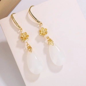 Boucles Oreilles Pendantes Fleur Lotus Cuivre Plaqué Or 14K Künstliche Perle Faux Jade Blanc Avec Tige En Argent 925 Vintage