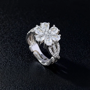 Exquisite 925 sterling silver flower ring with pear-cut zircon and woven band details