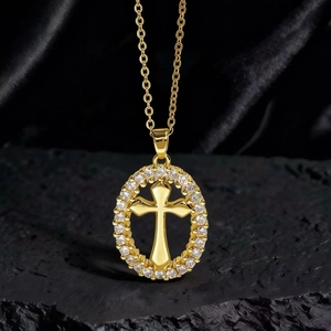 Collana con Ciondolo a Croce in Rame alla Moda per Donna Lusso Zirconia Perla Artificial Catena da Clavicola Gioielli Regalo Elegante per Festa Appuntamento