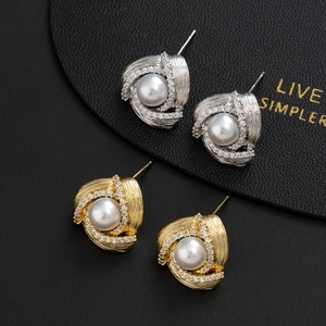 Boucles D'oreilles Künstliche Perles Élégantes Style Français Avec Tige En Cuivre Bordure Spirale Brossée Et Zircon Pour Femmes Bijoux