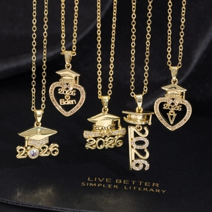 Copper Gold Plated Graduation Necklace Heart Mortarboard Zircon Pendant Class Of 2026 Commemorative Gift Jewelry For Women