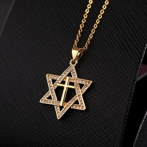 Collar de oro de 14K con colgante de estrella de David y cruz de circonitas micro