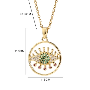 Collar dorado de Ojo Turco con colgante de circonita verde y piedras rosas
