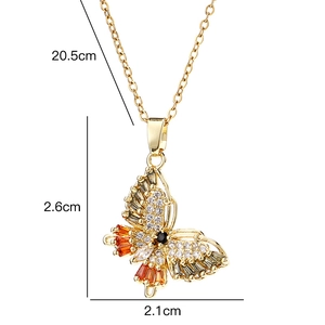 Dimensions détaillées du pendentif papillon avec des ailes en zircons colorés