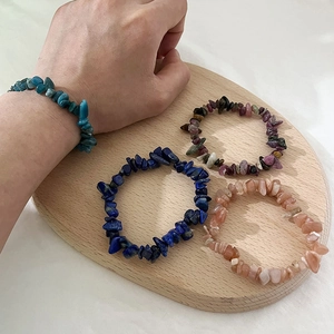 Bracciale in Pietra Naturale Irregolare Braccialetto Elastico con Perline di Pietre Preziose Fatto a Mano per Uomo Donna Gioielli Boho