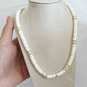 Collier De Künstliche Perles En Nacre Blanche Bohème Künstliche Perles Dorées Fermoir En Acier Inoxydable Bijoux De Vacances Élégants