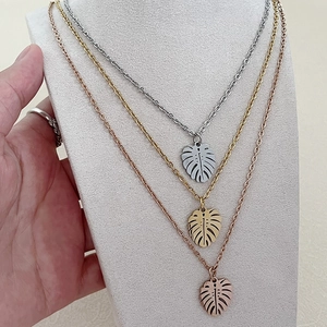 Colliers à pendentifs feuilles en acier inoxydable poli en or, argent et or rose