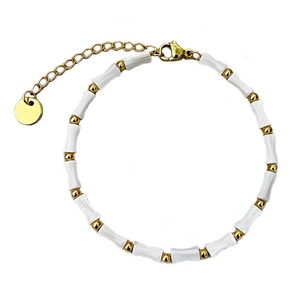 Bracelet minimaliste avec perles en bambou blanc, billes dorées et fermoir en acier
