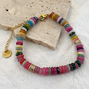 Buntes Perlenarmband im Boho-Stil mit goldener Schließe und S.steel Verlängerungskette