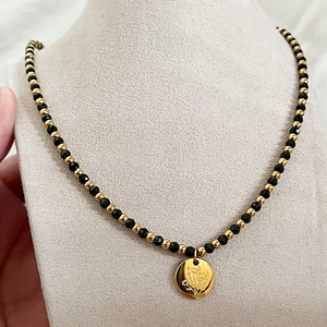 Collier Perlé Fait Main Pendentif Fleur De Rose Ronde Bijoux En Acier Inoxydable Accessoire Rétro Élégant Pour Femmes