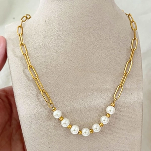 Collier En Acier Au Titane Rétro Français Plaqué Or 18K Künstliche Perle Chaîne Trombone Choker Pour Femmes Bijoux Élégants Polyvalents