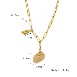 Collana a maglie in acciaio inossidabile dorato con ciondoli a conchiglia naturale e metallo
