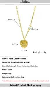 Détail du collier feuille dorée avec perle montrant les dimensions 45+5cm et 1.7x1.3cm