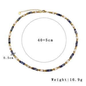 Collier de perles en pierres naturelles multicolores avec détails dorés 40+5cm