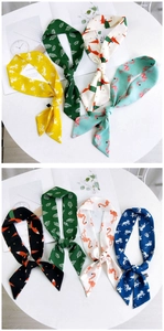 Sélection de foulards étroits en soie imprimée pour accessoires de cheveux et sacs