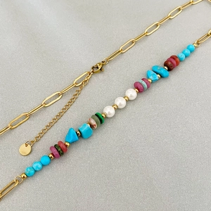 Collier bohème en pierres naturelles avec chaîne trombone dorée et fermoir mousqueton