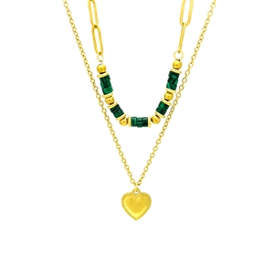 Collier double rang doré avec pendentif cœur et perles vertes au style raffiné