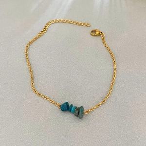 Retro stainless steel chain bracelet with blue crushed stones and cross element design