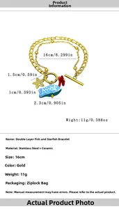 Détail du bracelet double couche en acier inoxydable avec pendentifs étoile de mer