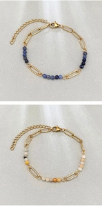 Détail de chaînes trombones plaquées or 18 carats avec perles de pierre et fermoir homard