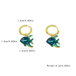 Boucles d'oreilles poisson en émail vert avec finitions dorées et dimensions