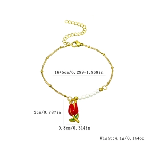 Collier tulipe dorée avec pendentif floral en émail rouge et chaîne perlée ajustable