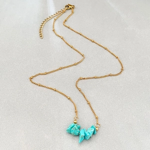Collana in acciaio inossidabile placcato oro 18k con turchesi naturali e piccole perline d'oro