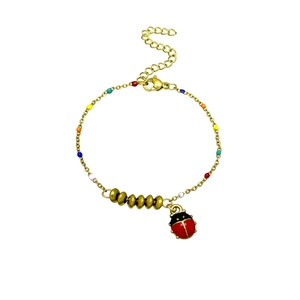 Bracelet en acier doré 18 carats avec perles colorées et charmant petit coccinelle