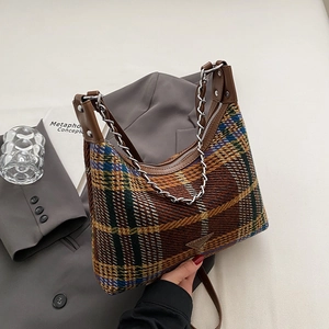 Retro Plaid Woolen Hobo Shoulder Bag With Triangular Plaque And Metal Chain Strap Vintage Fashion For Women