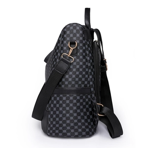 Zaino nero con stampa monogramma, grande capacità e dettagli in pelle sintetica