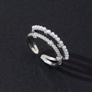 Silberner zweilagiger offener Ring mit Perlen und Zirkonia in geometrischem Luxusdesign