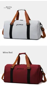 Detaillierter Vergleich der großen Reisetaschen in den Farben Morgengrau und Weinrot
