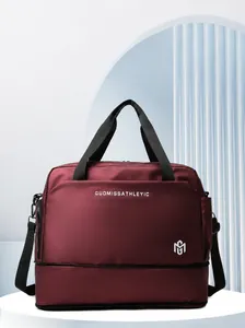 Wasserdichte Reisetasche in Burgund mit Nass-Trocken-Trennung und separatem Schuhfach