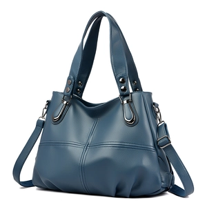 Grand sac cabas bleu foncé en cuir grainé avec coutures croisées et bandoulière