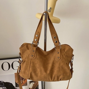 Vintage brown large capacity tote bag in matte leather with silver metal accents