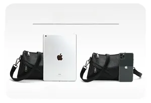 Comparaison de taille du sac bandoulière noir avec iPad mini et iPhone