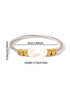 Vue détaillée du bracelet câble torsadé avec perles et dimensions de 6cm diamètre