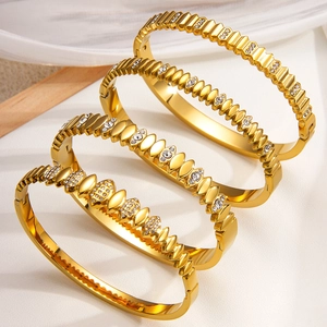 PVD 18K Gold Plated Stainless Steel Geometric Rhinestone Bangle Bracelet Trendy Checkered Texture Elegant Women Jewelry