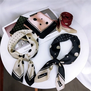Carré de Soie Satin à Pois Rétro Français pour Femme Élégant Bandeau Cheveux Cravate Foulard Décoratif pour Sac