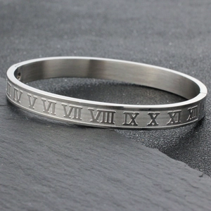 Bracciale rigido minimalista in acciaio inossidabile con numeri romani e finitura argento opaco