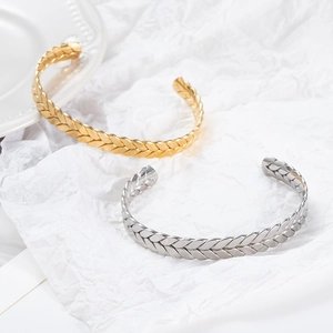 Minimalist wheat pattern C-shaped open bracelets in gold and silver stainless steel