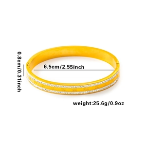 Bracelet doré avec chiffres romains et double rangée de cristaux étincelants