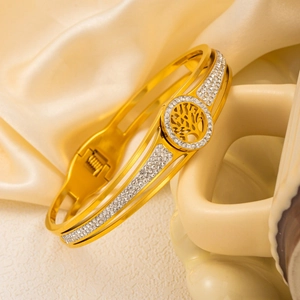 Bracelet Arbre de Vie doré en acier inoxydable orné de zircons sur fond de soie
