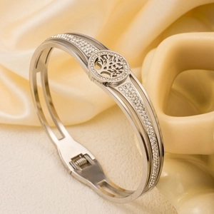 Bracelet arbre de vie en acier inoxydable poli avec oxydes de zirconium sur soie crème douce